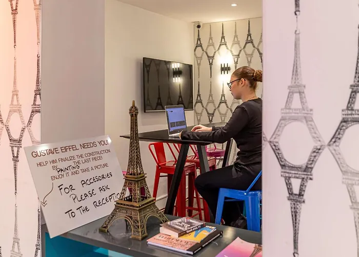 Ibis Styles Paris Eiffel Cambronne Otel