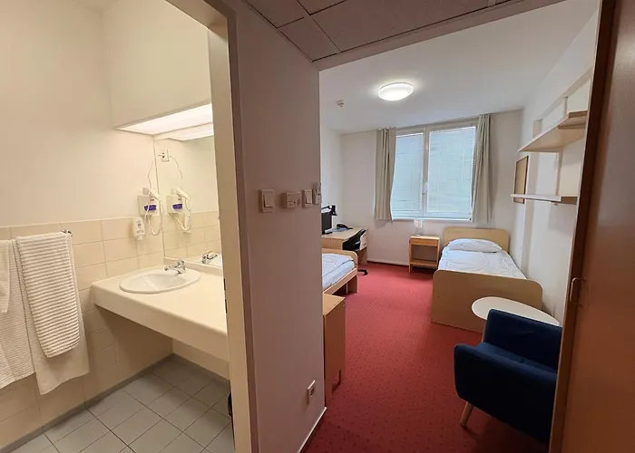 Hotel Ceu Konferencia Koezpont Budapest