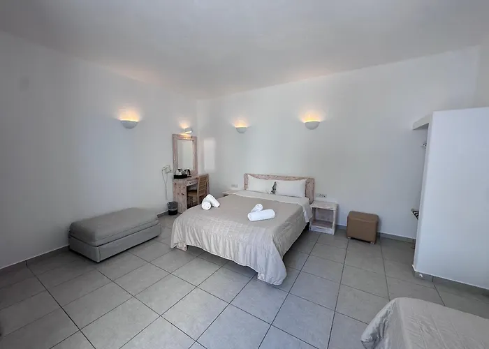 Stelios Place Períssa