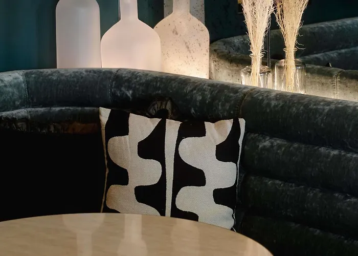 Mercure Paris Tour Eiffel Pont Mirabeau