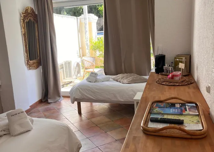 Escale Au Soleil Hôtel et Appart Saint Aygulf