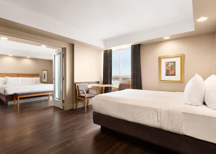 Royal Hotel Calgary, Trademark Collection By Wyndham