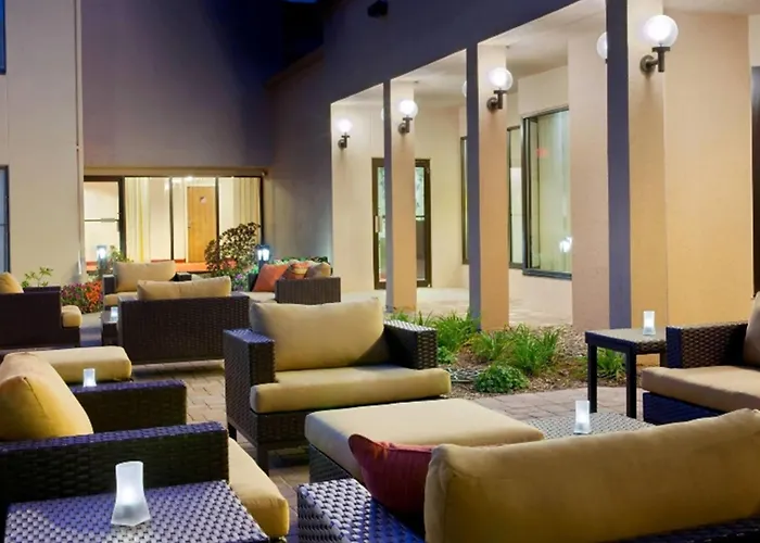 Sonesta Select Milwaukee Brookfield Hotel