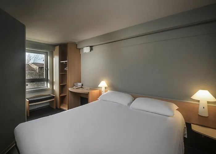 Ibis Carcassonne Centre - La Cite Hotel