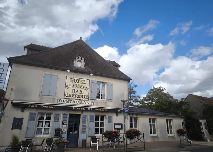 Logis Hotel Saint-Joseph Sancoins