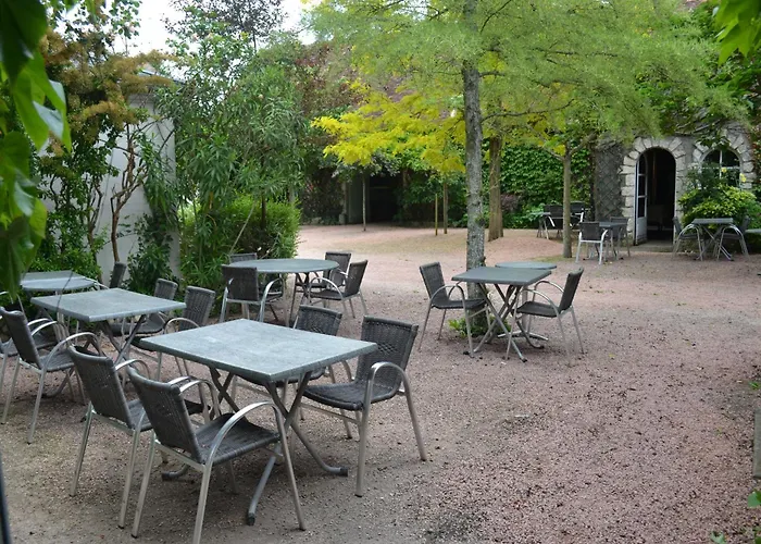 Logis Hotel Saint-Joseph Sancoins