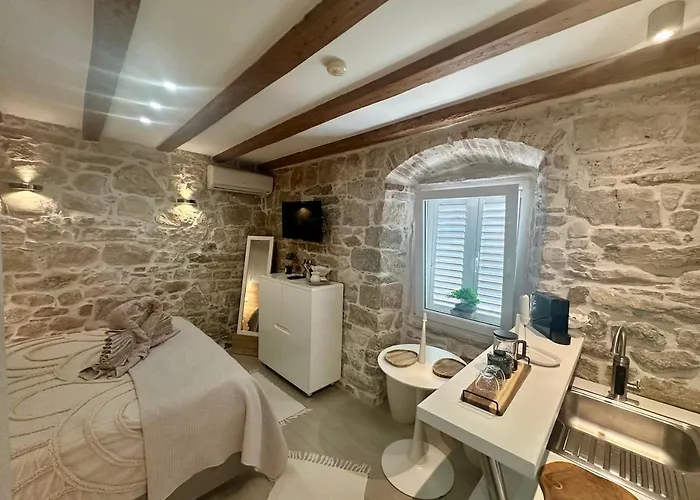 Guest House Laura Split