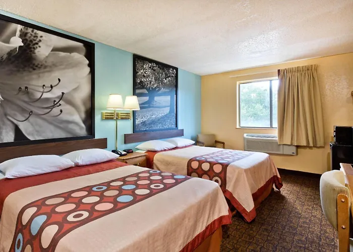 Super 8 By Wyndham Lexington Park/California Area Hotel