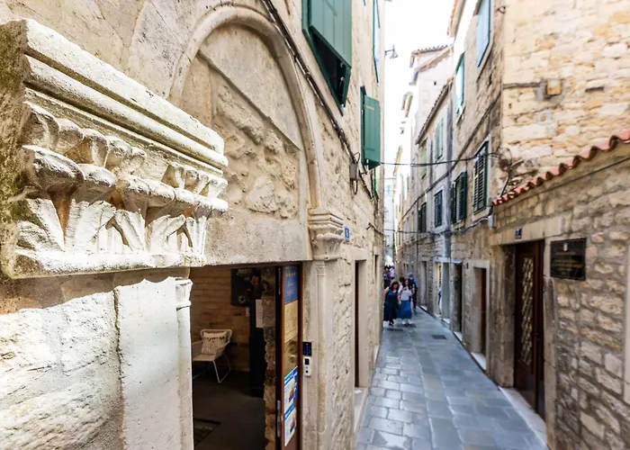 Grgur Ninski Rooms Split
