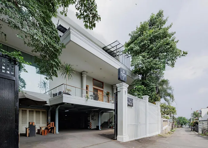 Urbanview Darmo Residence Bandung