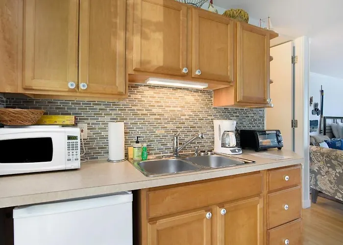 Waterside Suites Saugatuck