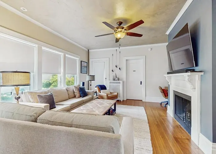 Ivy Manor Villa Saugatuck