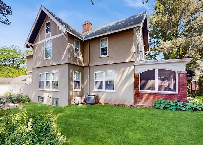 Ivy Manor Villa Saugatuck