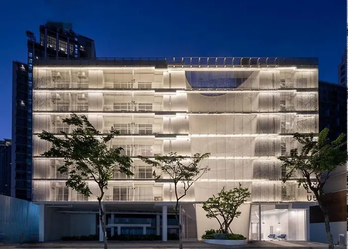 Blu 395 Ari-Saphan Khwai Bangkok