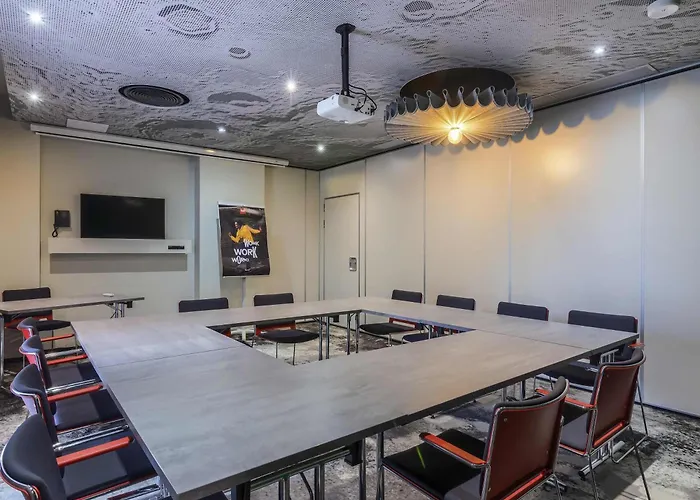 Ibis Bucharest Politehnica Otel