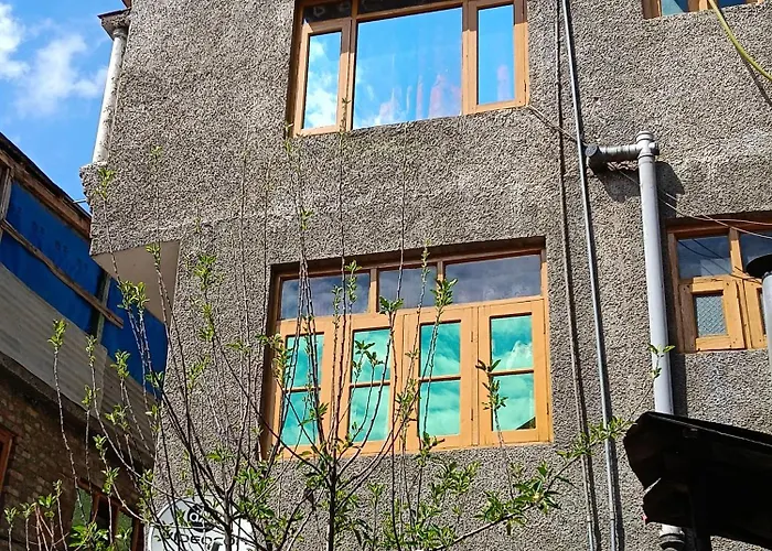 Queen Palace Guest House Srinagar 