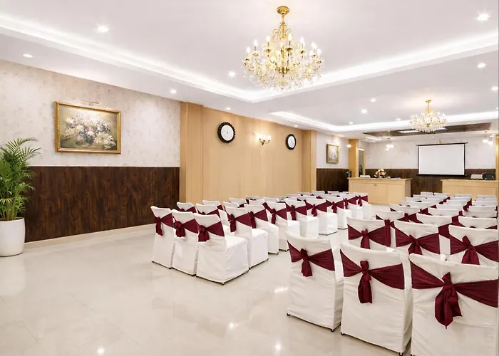Skylark Hotel By Gabrian Hotels Gurgaon