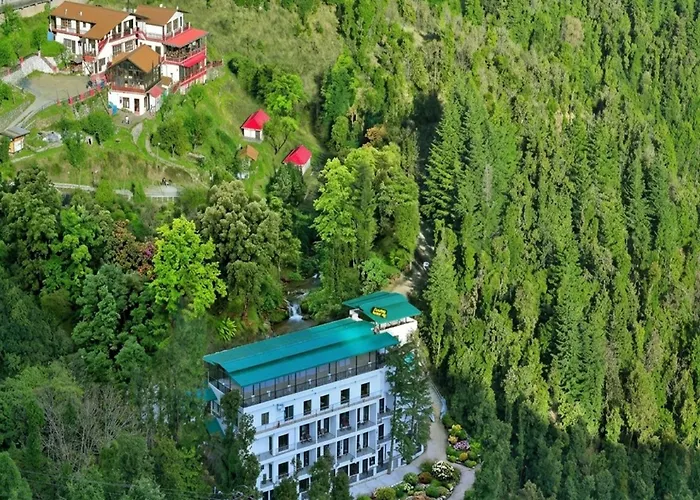 La Riqueza Dhanolti View - Mountain View Rooms - Near To Eco Park & Surkanda Devi Temple Dhanaulti