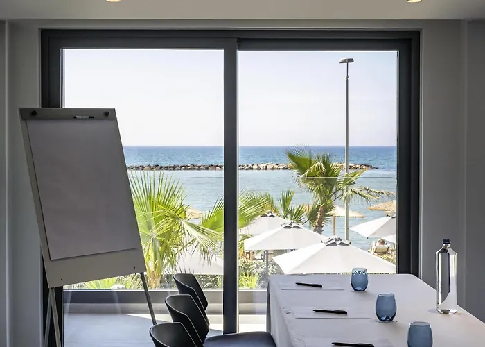 Mercure Larnaca Beach Resort