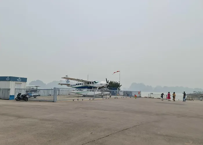 Swan Motel Ha Long