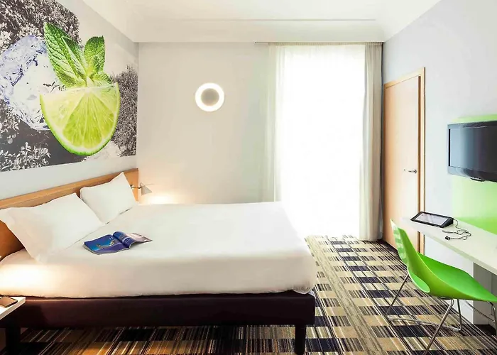 Ibis Styles Napoli Garibaldi Hotel