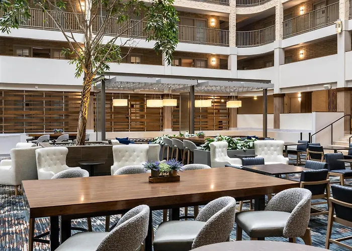 Embassy Suites By Hilton Minneapolis Bloomington Edina