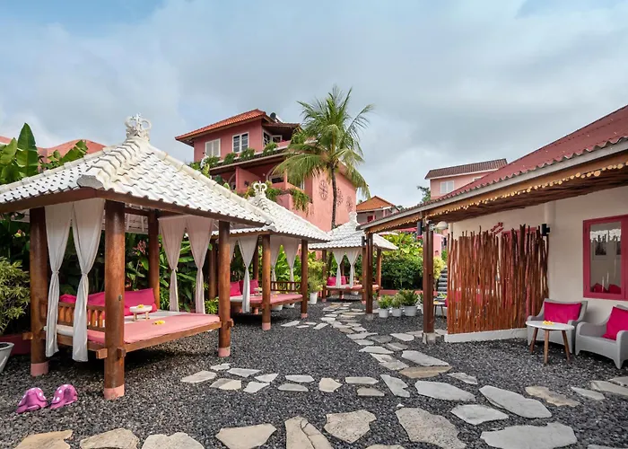 Hotel Pinkcoco Uluwatu - Constant Surprises & For Cool Adults Only