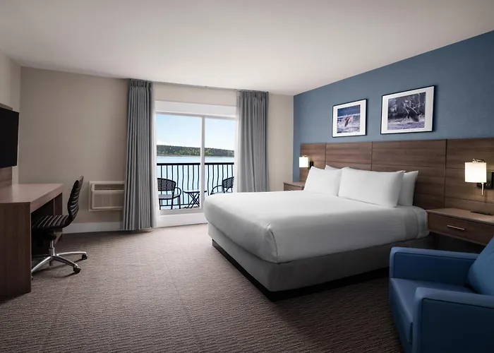 Anchor Inn & Suites, BW Signature Collection Campbell River
