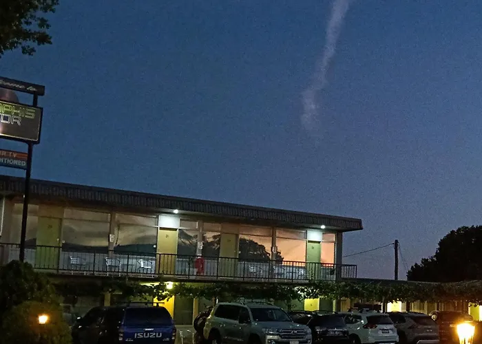 Memphis Motor Inn- Under New Management Parkes