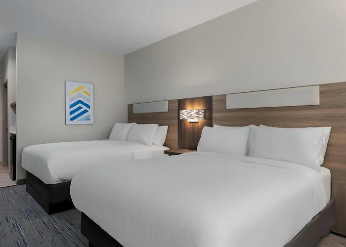 Holiday Inn Express & Suites Alexandria By Ihg