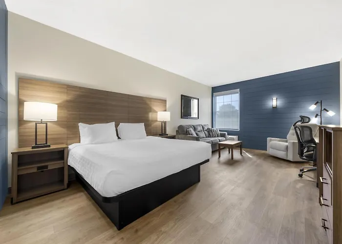 Best Western Plus Revere Inn & Suites Paradise
