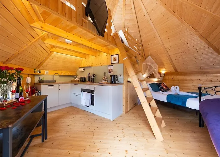 Woods Meadow Glamping Hotel West Malling