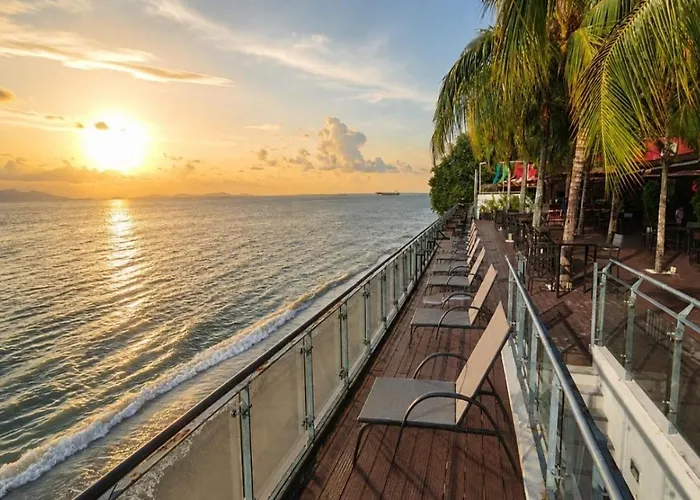 Hompton Hotel By The Beach George Town