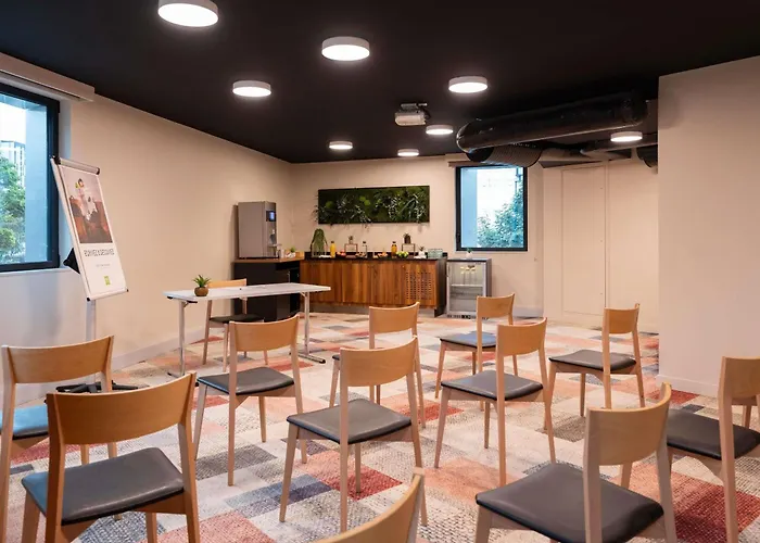 Ibis Styles Paris Meteor Avenue D'Italie Hotel