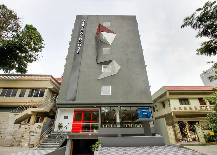Super Oyo Townhouse Near Esi Hospital, Sr Nagar Hotel Hyderabad
