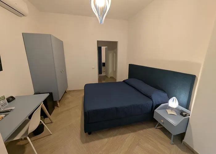 Napoli City Inn