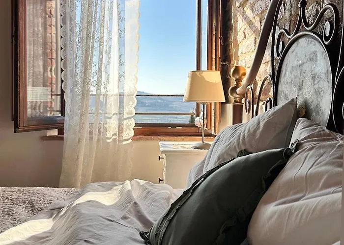 Antica Torre Del Borgo Bed & Breakfast Certaldo