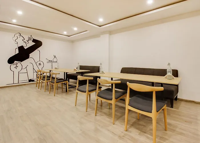 Super Townhouse Moosapet Rcc Prime Hotel Hyderabad