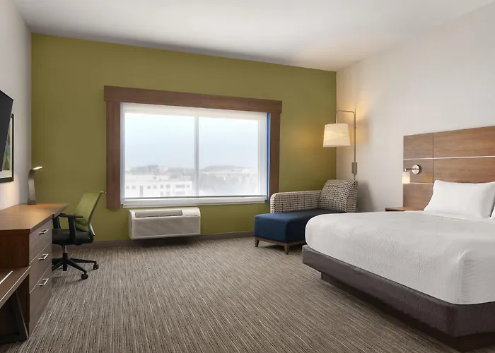 Holiday Inn Express & Suites - Aurora By Ihg