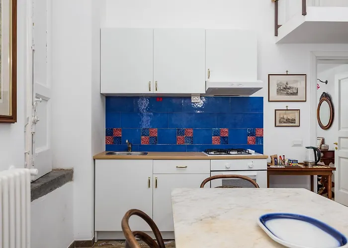 De Vivo Realty - Coco'S Apartments Meta