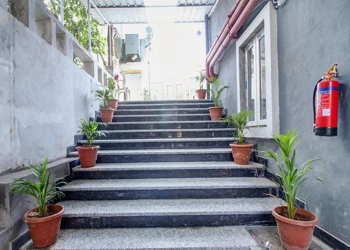 Super Townhouse Rcc Majestic 397 Lb Nagar Hotel Hyderabad