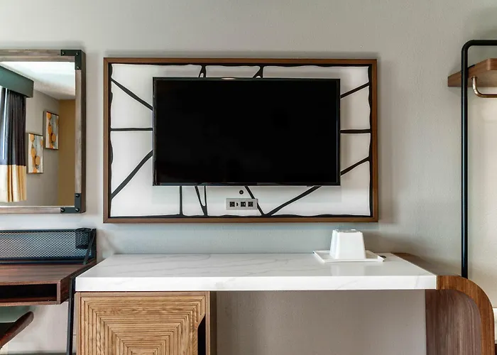 La Mirage Inn - Hollywood Los Angeles