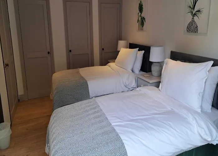 Swan House Tea Room And Bed & Breakfast Lydney