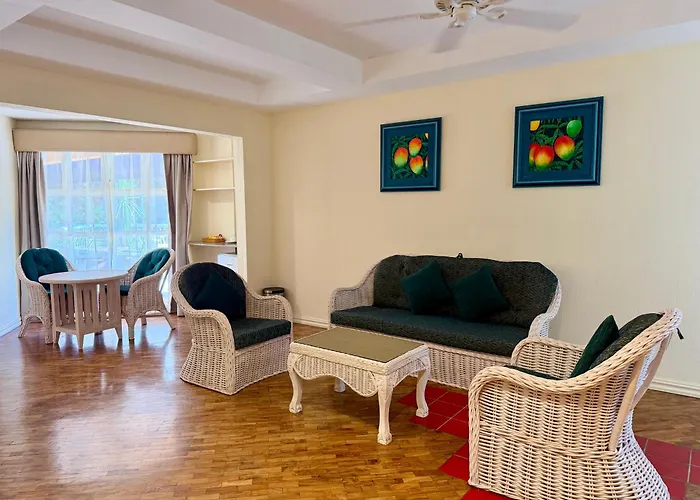 Coco Grande Hotel Dumaguete City