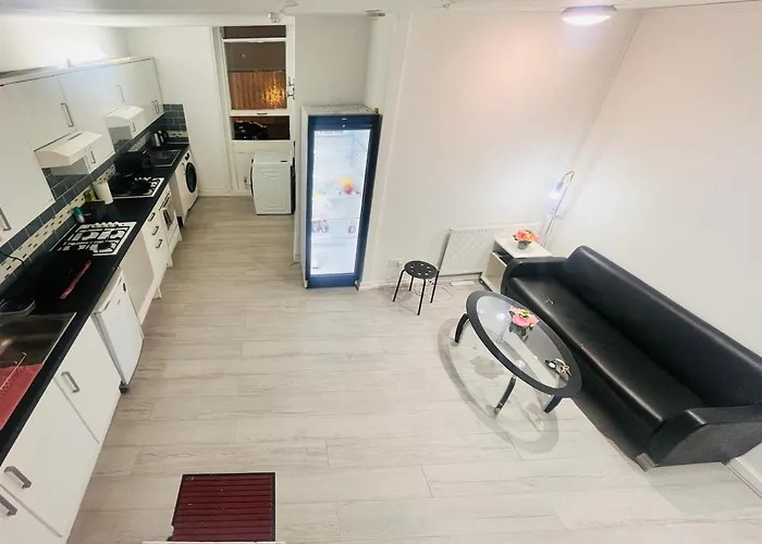 Y2 Rest House Ltd London