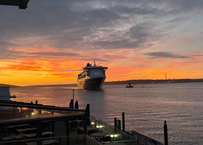 Watersedge Hotel Cobh