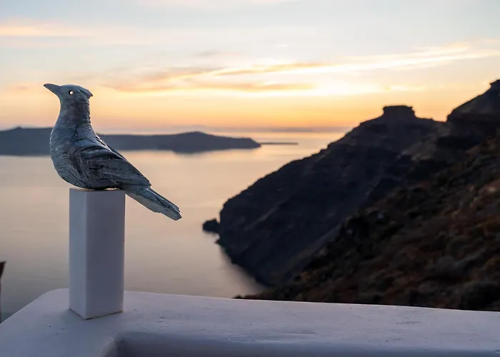 Sun Rocks Boutique Hotel - Caldera View Suites & Sunset Dining Experience Firostefani