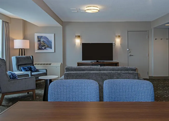 Doubletree By Hilton West Edmonton Hotel