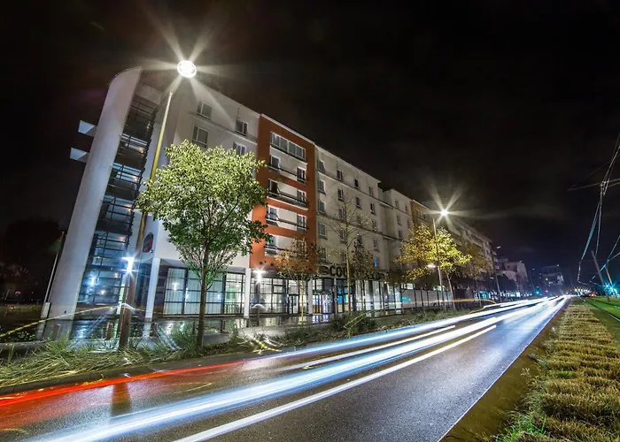 Courtyard By Marriott Paris La Defense West - Colombes Hotel Colombes 