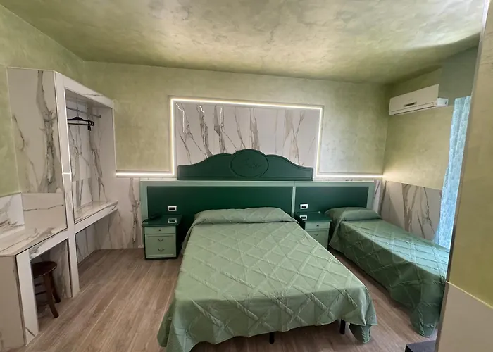 Hotel Iris Naples
